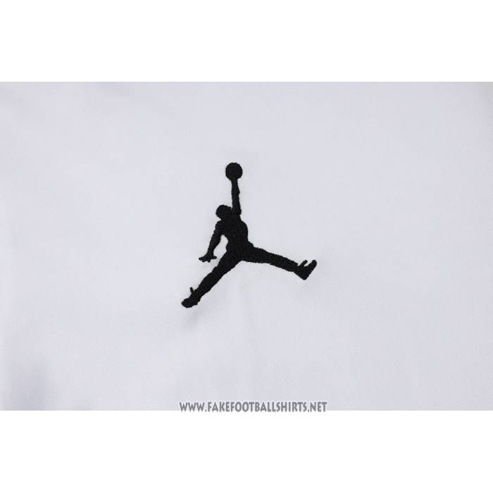Tracksuit
 Paris Saint-Germain Jordan Short Sleeve
 2024-2025 White
 - Shorts
